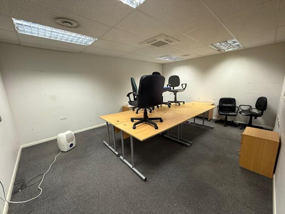 3b Sopwith Crescent, Wickford, Industrial / Office For Sale - IMG20251002WA0018.jpg