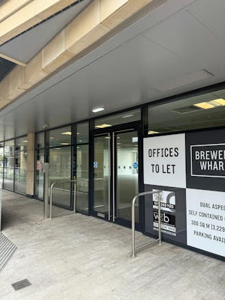 Office 2, One Brewery Wharf, Leeds, Office To Let - 27d1758fb0e1c92528ef8a182430b6bdbw9.jpg