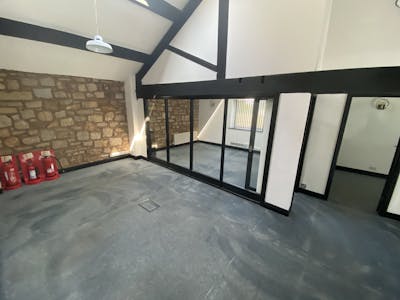 Unit 4, Moorfield Chambers, Moorfield Crescent, Leeds, Office To Let - IMG_1925.jpg