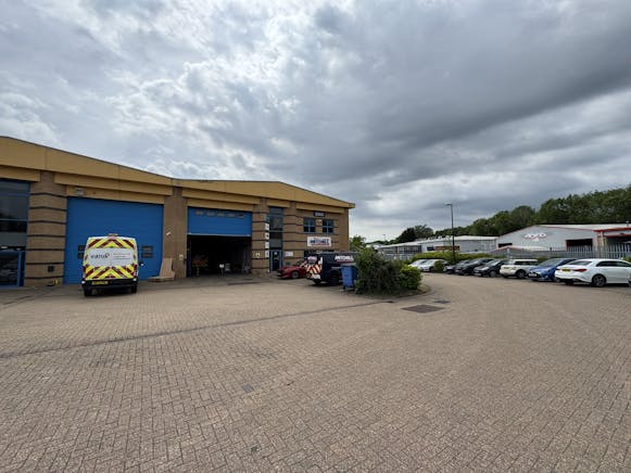 Unit 1 The Quadrangle, Romsey, Industrial To Let - IMG_4299.JPEG