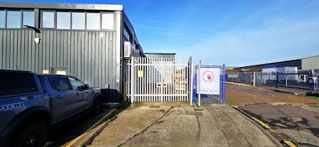 Unit 6, Amber Business Park,, Canvey Island, Industrial/Logistics To Let - 20260128_142552 - Edited.jpg