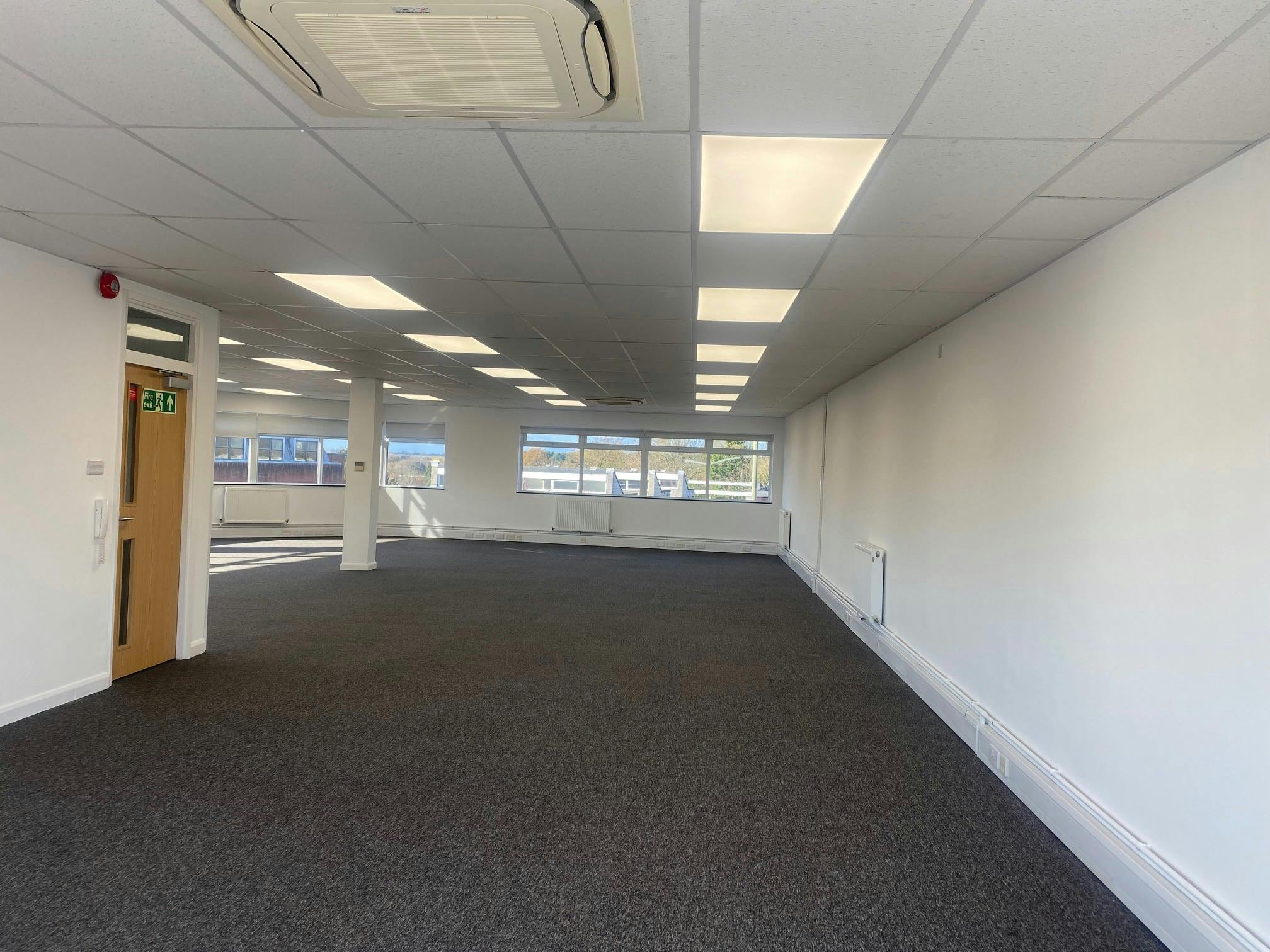 Office in Eastleigh - photo 2