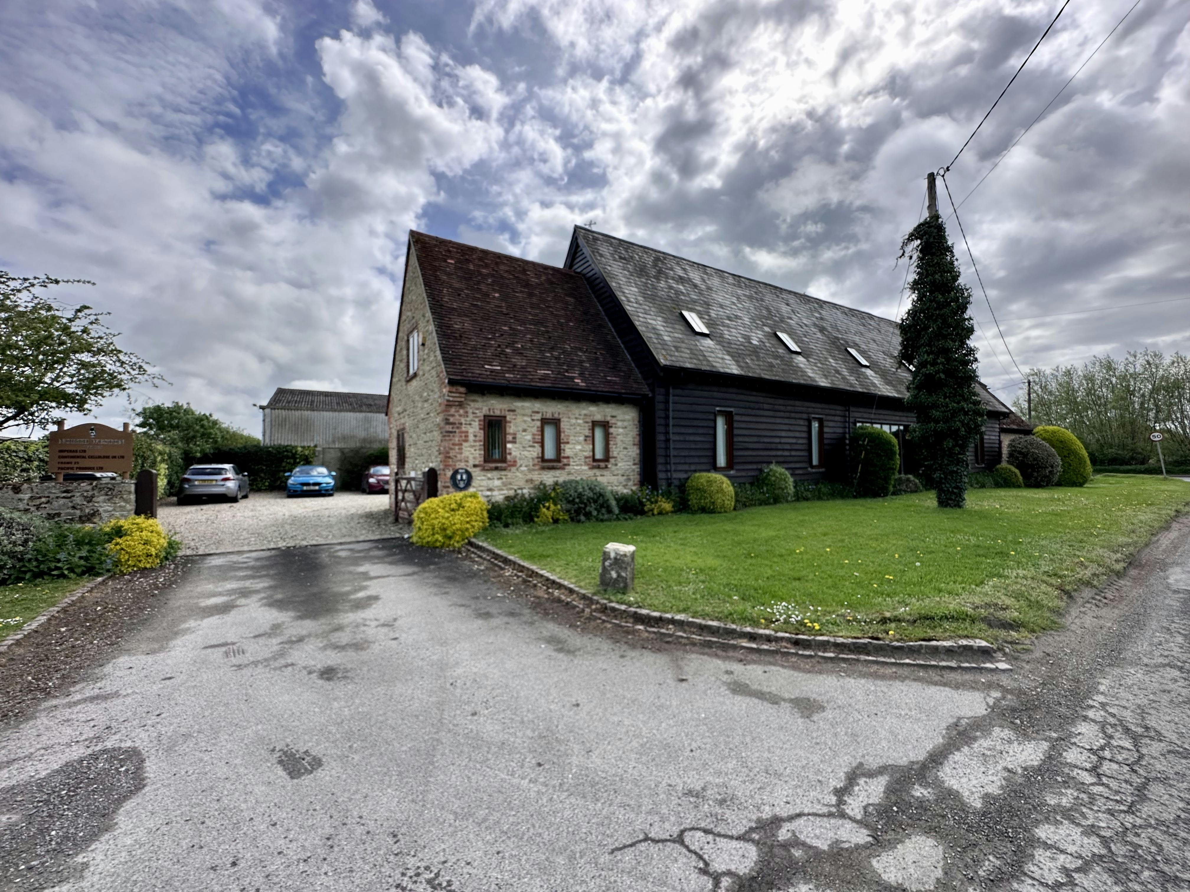 The Threshing Barn, Thame, Office To Let - ROAD SIDE.jpeg