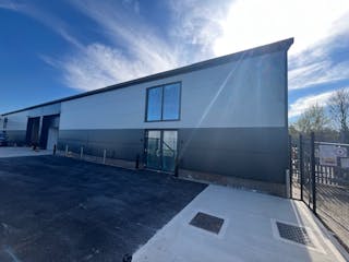 Units A & B, 8 Deacon Way, Reading, Industrial / Warehouse To Let / For Sale - External 2.jpg