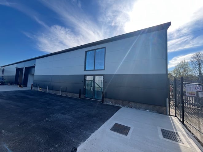 Units A & B, 8 Deacon Way, Reading, Industrial / Warehouse To Let / For Sale - External 2.jpg