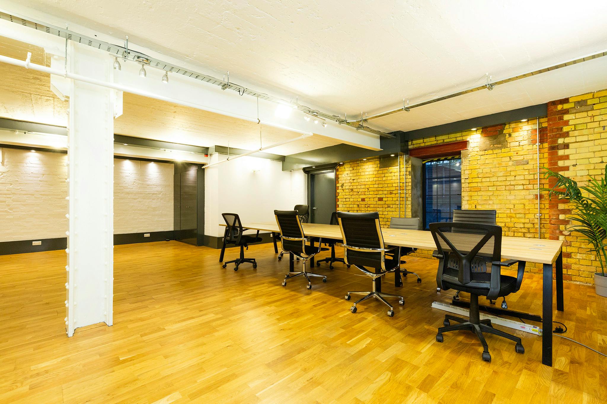 Office in London - photo 3