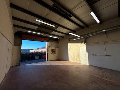 Unit 23, Bowen Industrial Estate, Aberbargoed, Industrial To Let - 23 bowen 05.jpg