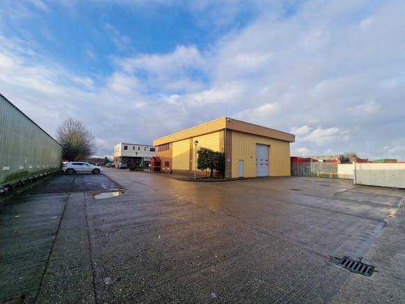 Unit F, Daneshill Central, Armstrong Road, Basingstoke, Industrial To Let - 20260130_085037.jpg