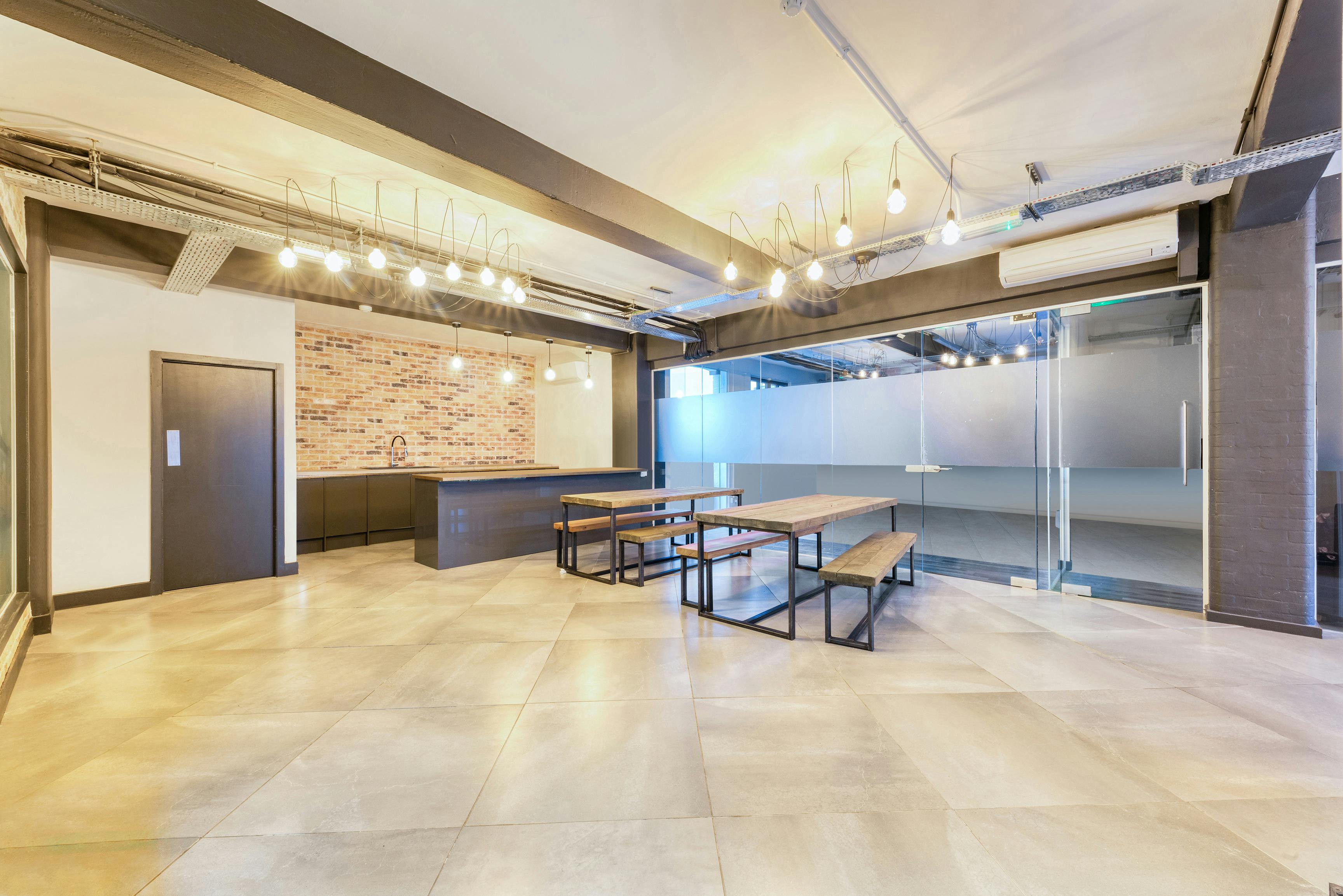 7-10 Charlotte Mews, London, Offices To Let - CHARLOTTE MEWS 78 15_.jpg