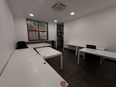 Carnaxide Armazém e Escritórios 4.200 m2, Rua das Quintinhas, 1, Carnaxide, Industrial / Logistics / Warehouse To Let / For Sale - IMG_0850 Large.jpg