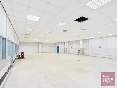 Ty Brwydran House, Swansea, Industrial / Warehouse To Let - CAM03725G0-PR0094-STILL006.jpg