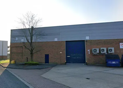 1 Southwood Business Park, Armstrong Mall, Farnborough, Industrial / Warehouse To Let - unit 1 rear aspect