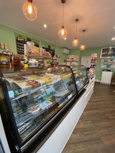 1a Market Road, Wickford, Retail To Let - inside.jpg