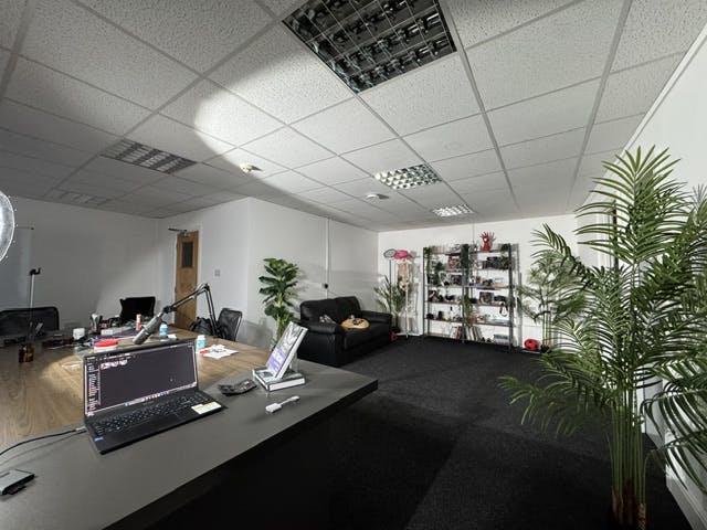Units 5 & 7 Huntingtower Road, Sheffield, Industrial / Offices To Let - image3.jpeg
