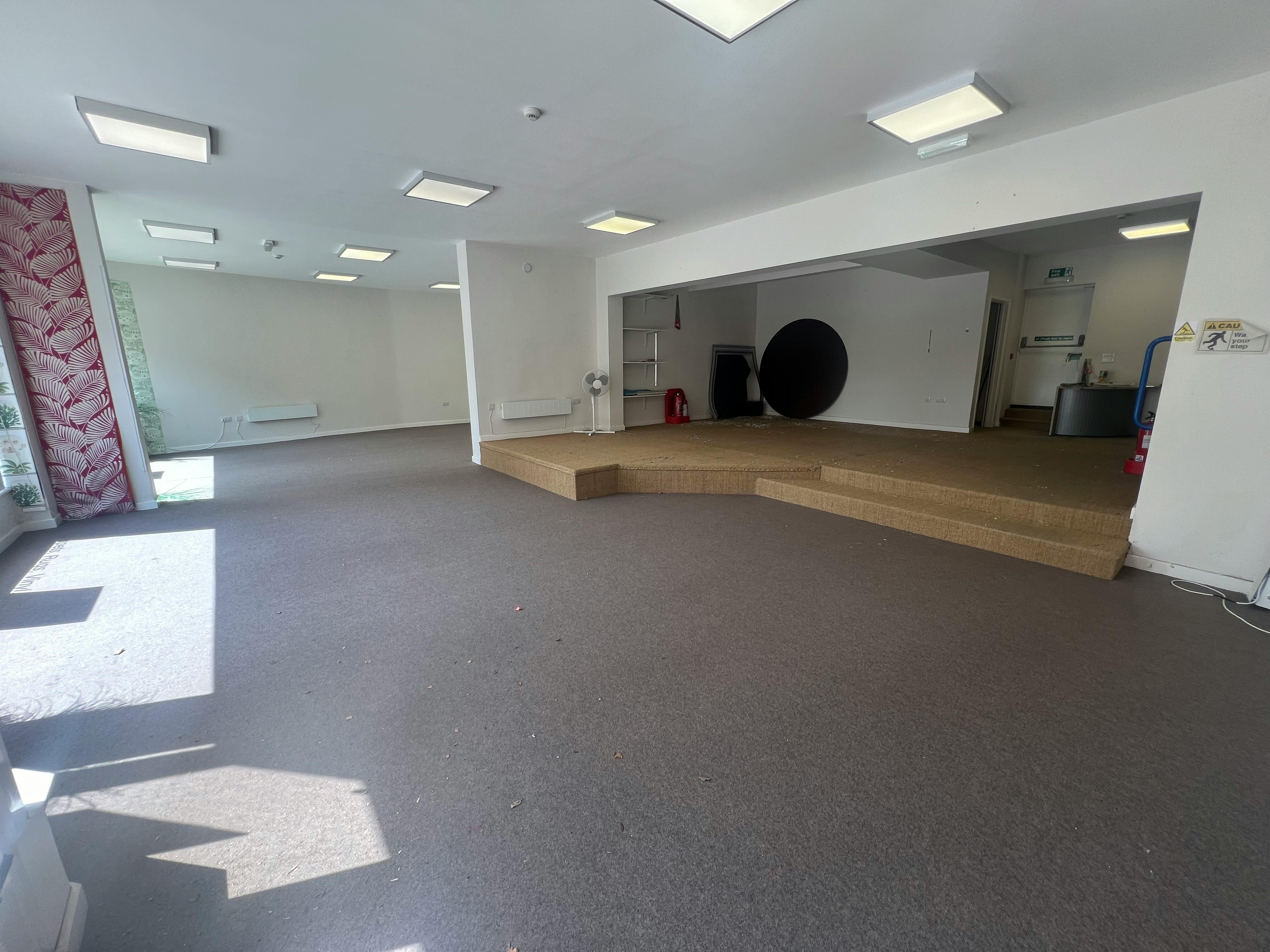 Retail/Shop in Gillingham - photo 2