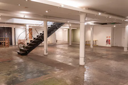 Lower Ground & Ground, 135-139 Curtain Road, Shoreditch, Office / Retail / Showroom To Let - DSC_0129.jpg
