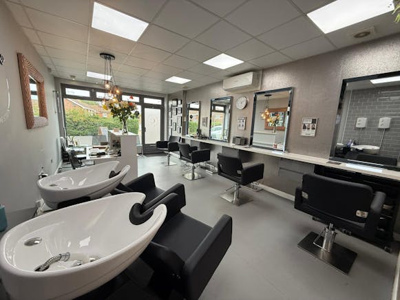 1 Basilica House, Wickford, Retail / Retail To Let - IMG20251017WA0005.jpg