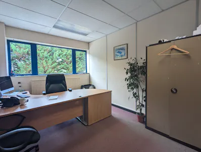 Regal House, Watford, Office For Sale - PXL_20260918_132544316.jpg