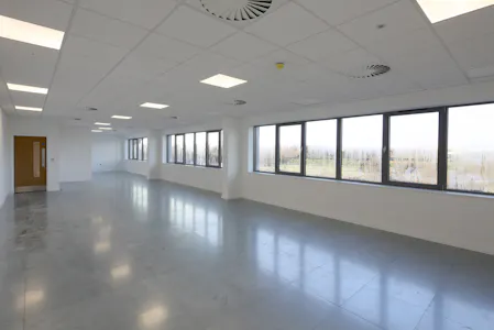 Unit 2, Communications Park, Heathrow, Industrial/Logistics / Industrial / Warehouse To Let - 022 Communication Park.jpg