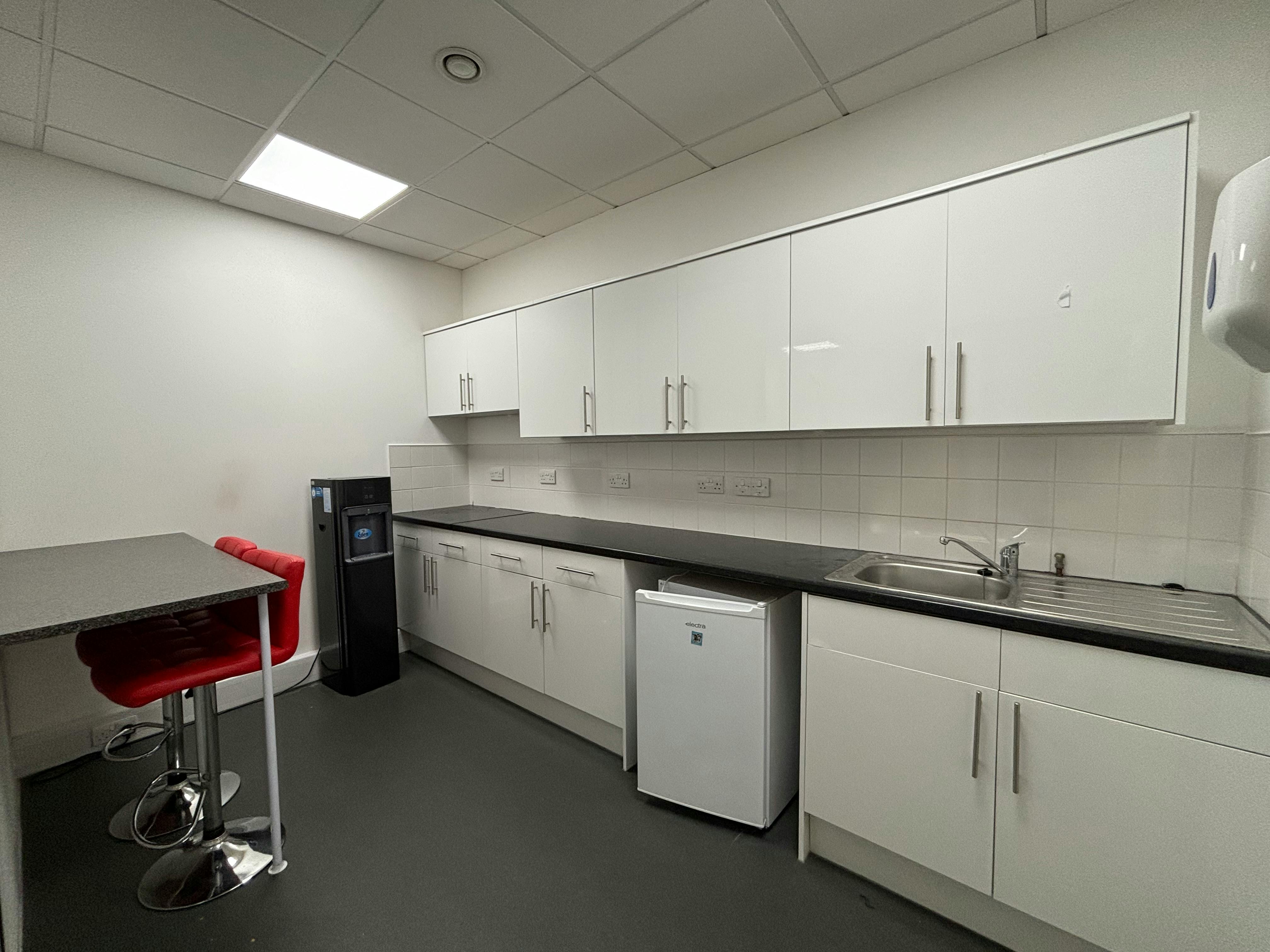 Office in Portsmouth - photo 3