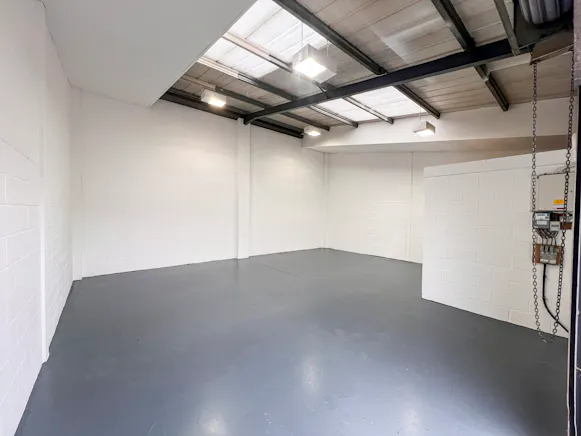 Unit 13, Artesian Close Industrial Estate, Stonebridge, Industrial / Warehouse To Let - 2.jpg