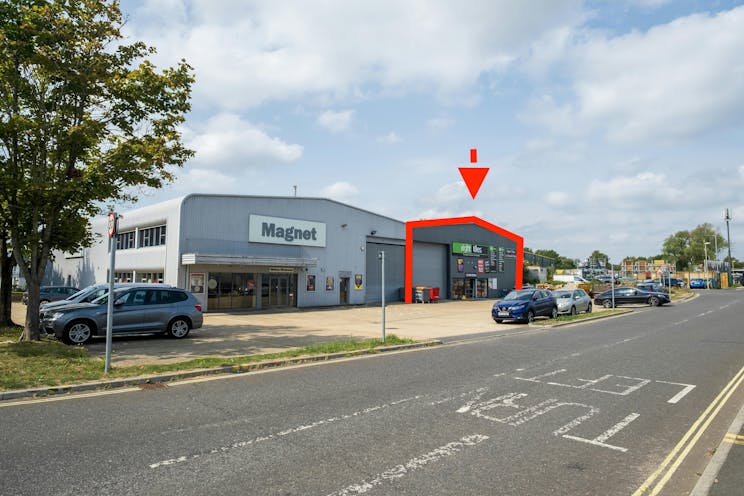 17A Invincible Road Trading Estate, Farnborough, Warehouse & Industrial To Let - 17a INv Rd ic.jpg