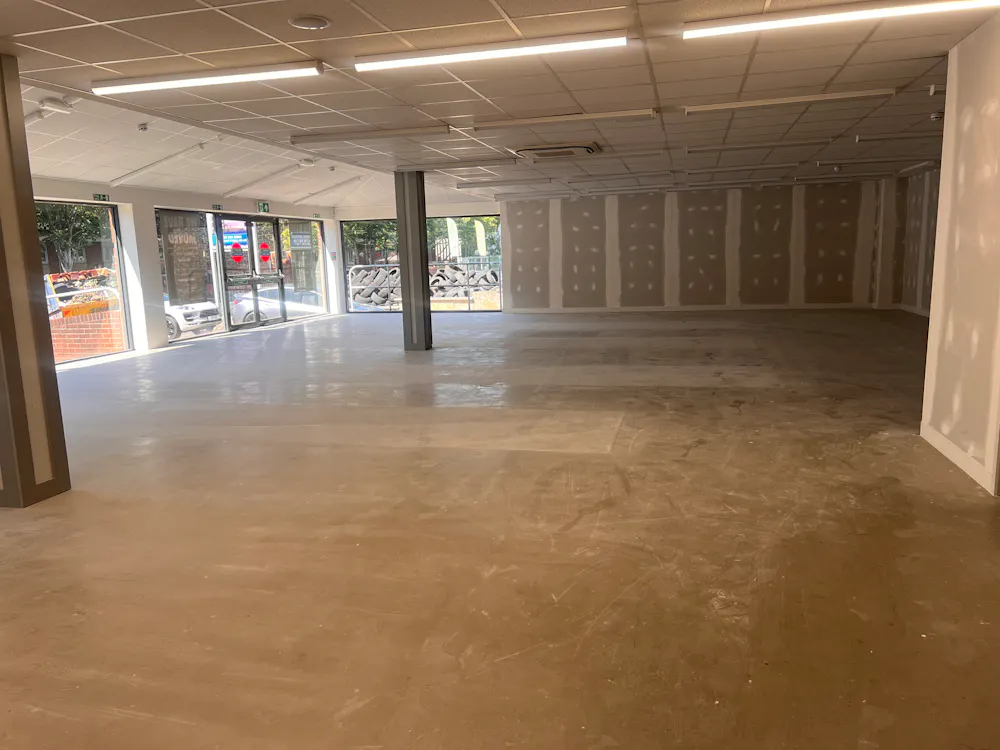 786-794 Oxford Road, Reading, Class E Retail / Leisure / Retail / Trade Counter / Trade Counter / Showroom To Let - 20260814_105534644_iOS.jpg