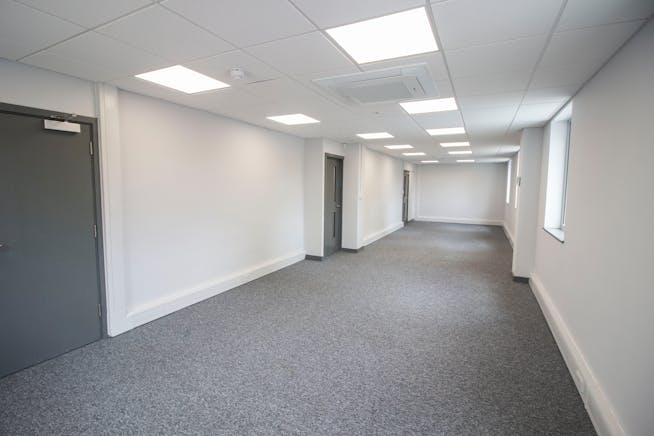 Unit 16, Saxon Way Trading Estate, West Drayton, Industrial / Warehouse To Let - 5.jpg