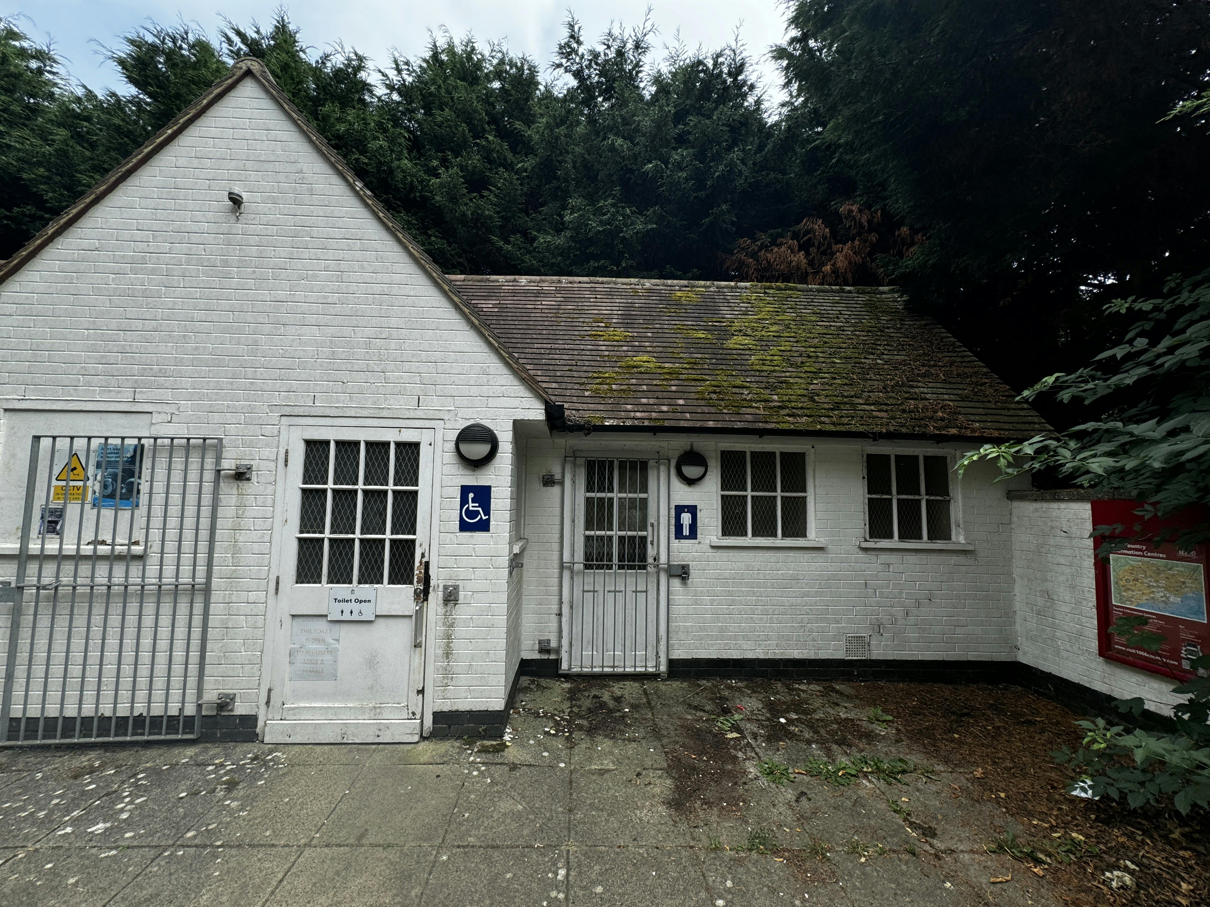 Former toilet block, Monks Walk, Winchelsea, Leisure / Office / Retail To Let - IMG_6872.JPG