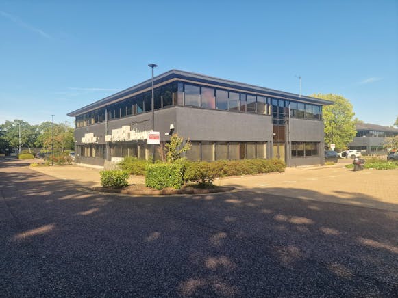 5 Elmwood, Basingstoke, Office To Let - 20250919_150617.jpg