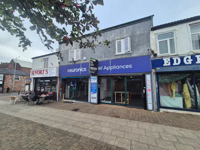8-10 Castle Street, Stockport, Retail To Let - 20260921_121553.jpg