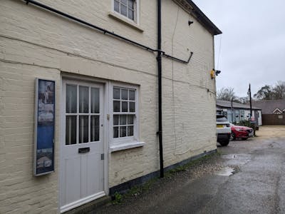 Kings House, 20 High Street, Haslemere, Investment / Residential / Retail For Sale - PXL_20250106_093811785.jpg