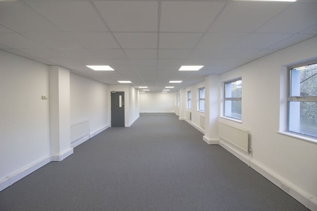 Unit 4 Airlinks Industrial Estate, Heston, Industrial / Warehouse To Let - 5.jpg