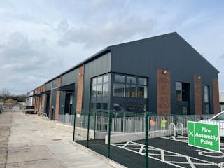 Unit B4 Lincoln Road, High Wycombe, Industrial To Let - 20250221_132149037_iOS.jpg