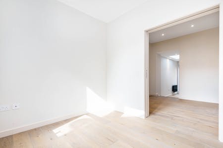 Tuskar Street, London, Residential House / Terraced house To Let - Reception Room