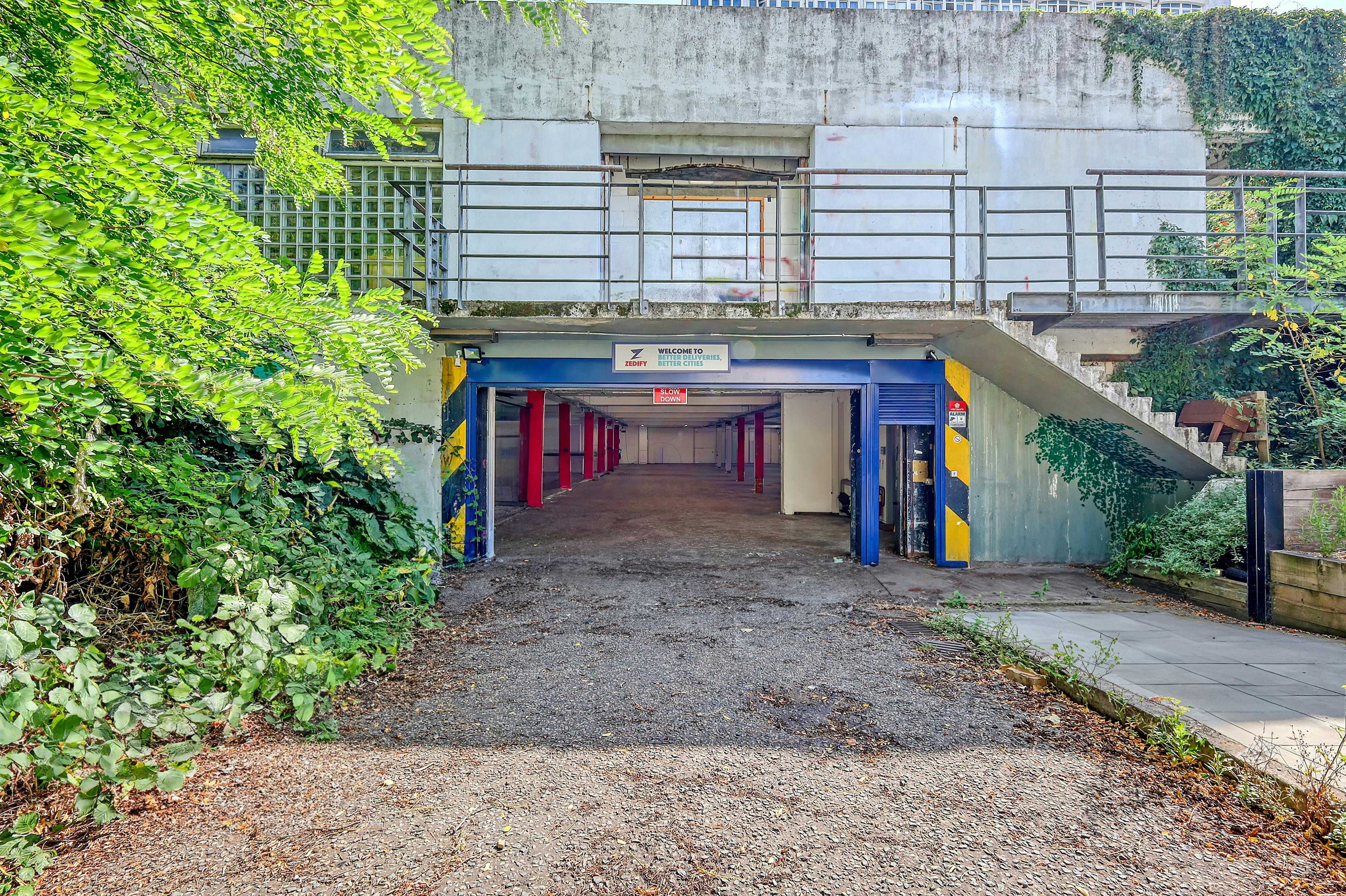 Industrial Unit in London - photo 4