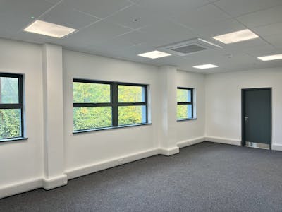 Unit 8 Airlinks Industrial Estate, Heston, Heathrow, Industrial / Warehouse To Let - 8 Airlinks Main 3.jpg