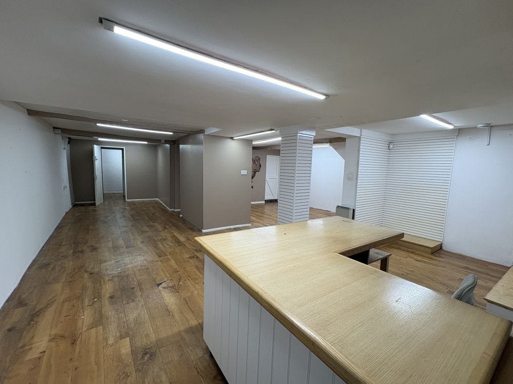 37-38 Church Lane, Banbury, Retail To Let - image00010.jpg