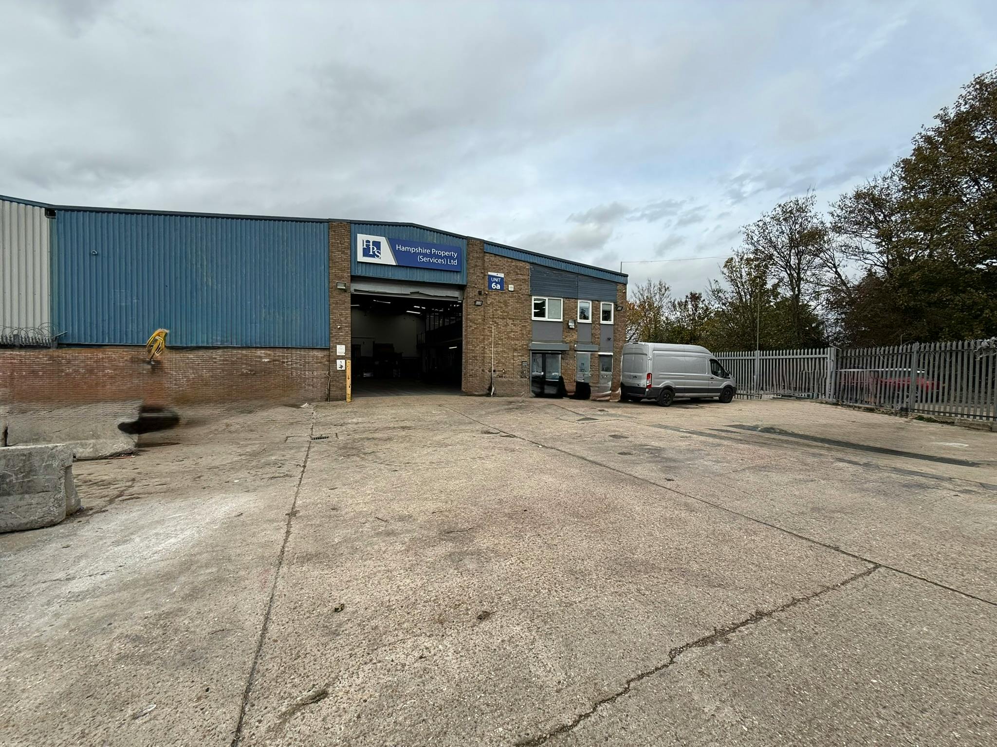 Industrial Unit in Eastleigh - photo 2