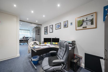 17 Station Road, London, Retail For Sale - 13819815691b494d01e21.jpg