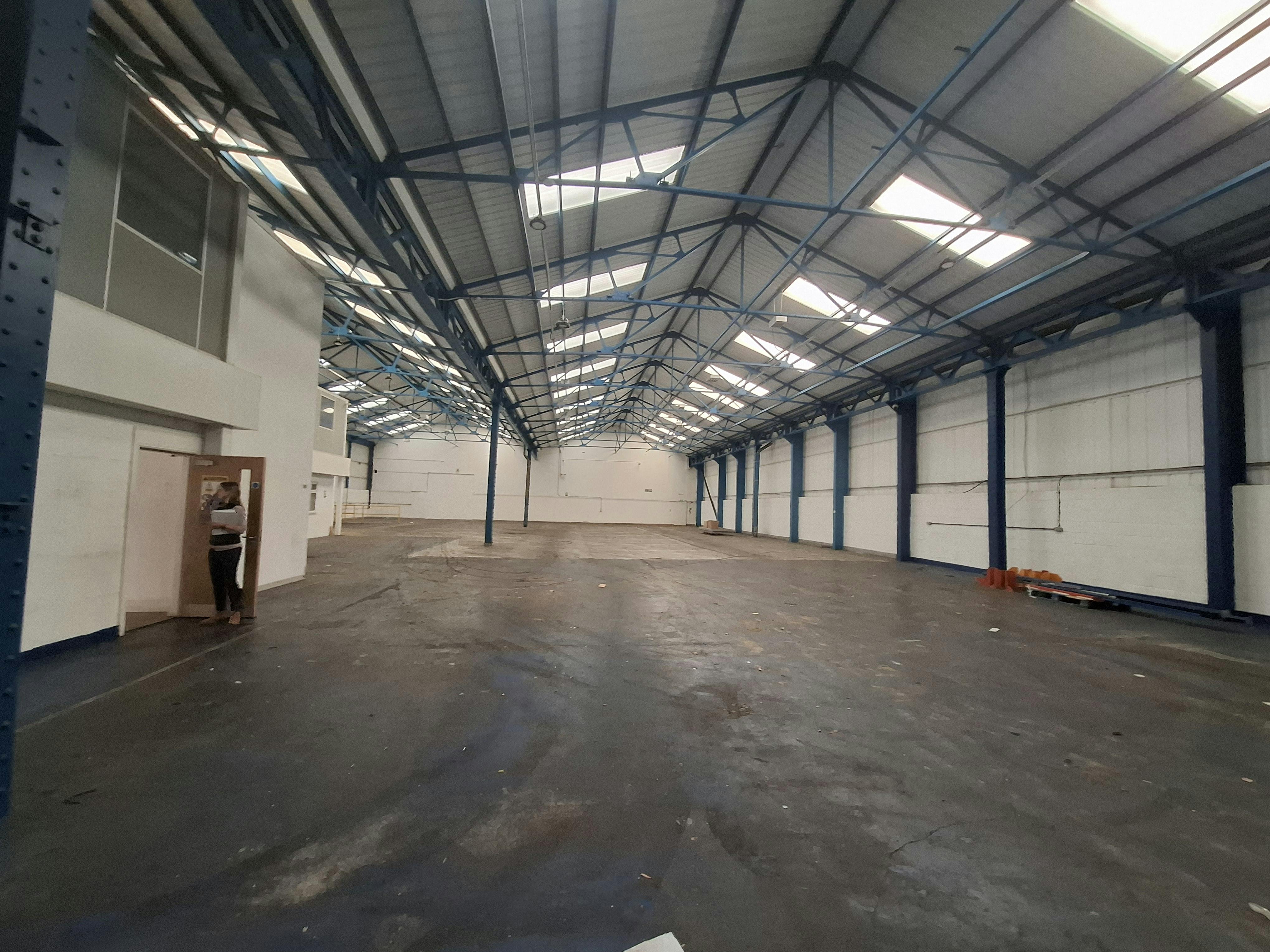 Industrial Unit in Droitwich - photo 2
