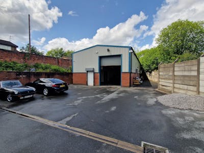 Unit 2 & 3, Hyde, Industrial/Logistics To Let - 20250606_133114.jpg