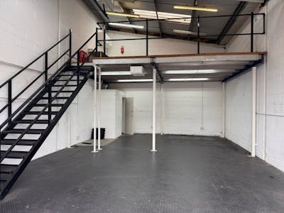 Unit 8, Rutland Studios, London, Industrial/Logistics To Let - 4ab152825fd246b6bad43aa58a1ab504.jpg