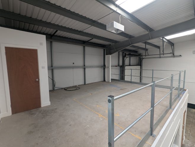 Unit 2 Larchwood Business Centre, Larchwood Avenue, Havant, Warehouse & Industrial To Let - PXL_20240624_075911752.jpg