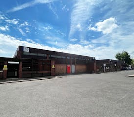 Unit 39 Suttons Business Park, Reading, Industrial / Warehouse To Let - SuttonsBP_Units3940.jpg