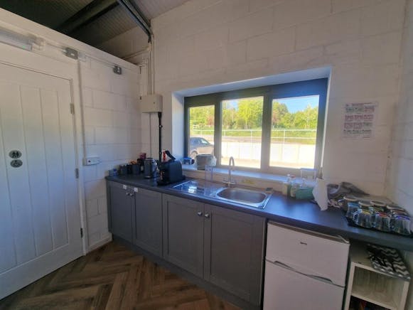 Unit 2 Tool Shed, Manor Farm Yard, Basingstoke, Office To Let - 20260424_105630.jpg