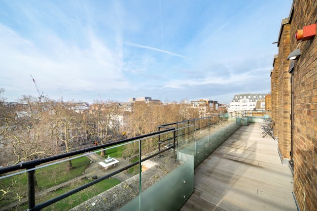 Berkeley Square House, Part 8th Floor, London, Office Lease Assignment - BerkeleySqHo18.jpg