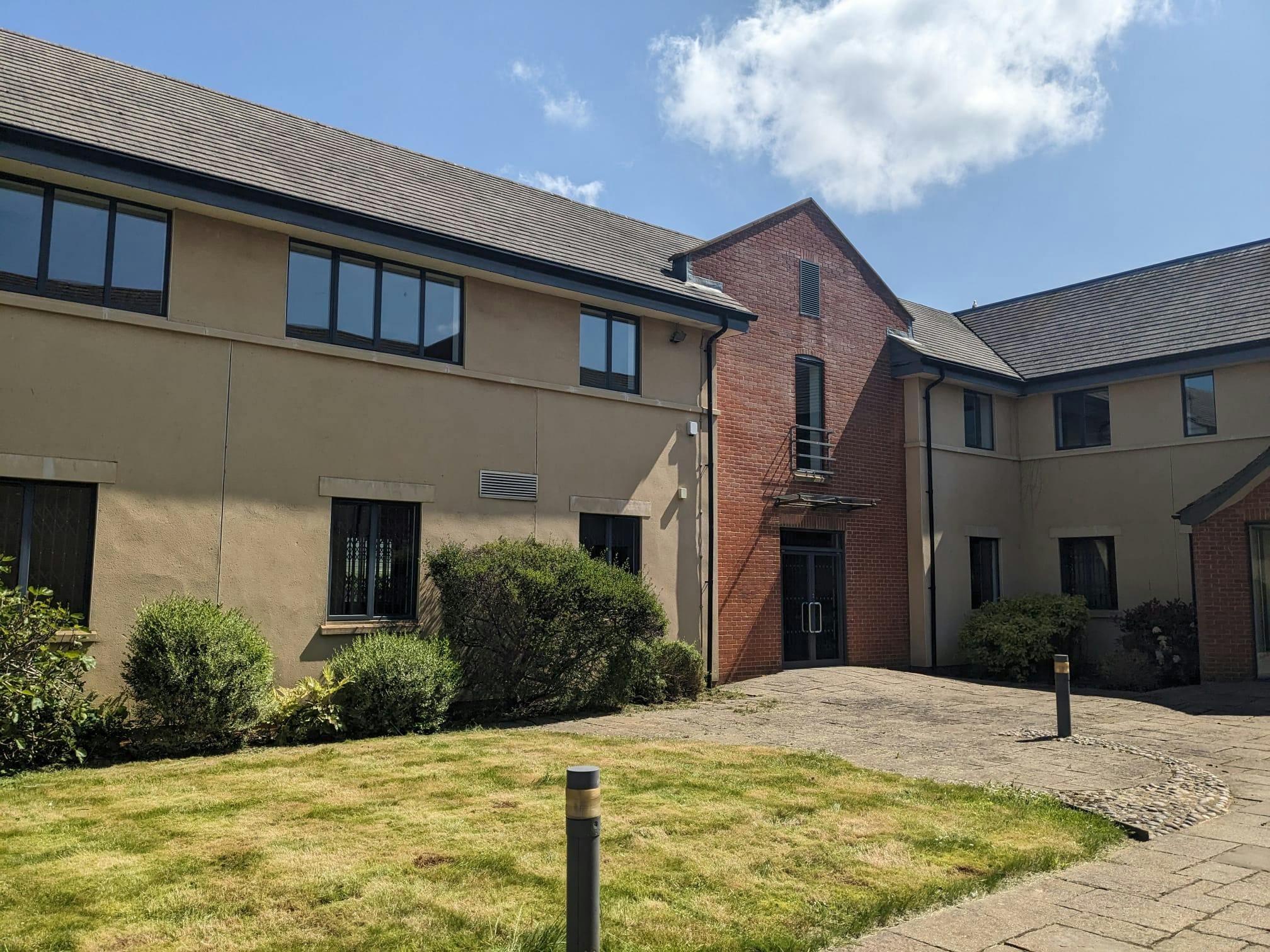 Office in Swindon - photo 3