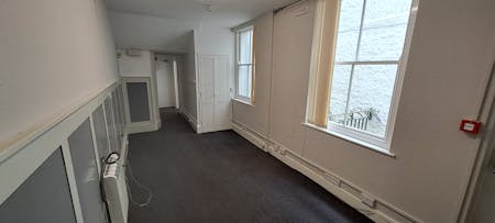 22 Queens Road, Brighton, Office / Retail To Let - 20250724_112244.jpg