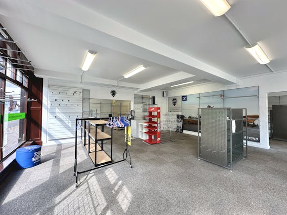 1-2 Hermitage Road, Hitchin, Retail To Let - IMG_0490 2.JPG